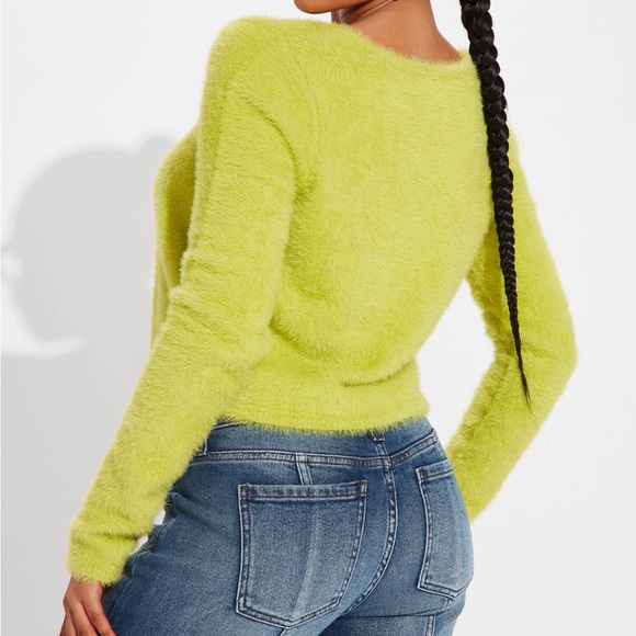 Euphoric Chain Front sweater 💚💚 - Picture 3 of 3
